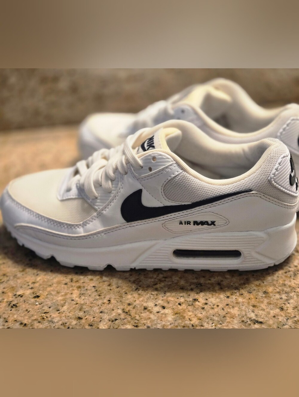 Nike Air Max White  Sneakers with Black Swoosh Womens 9 - Picture 4 of 16
